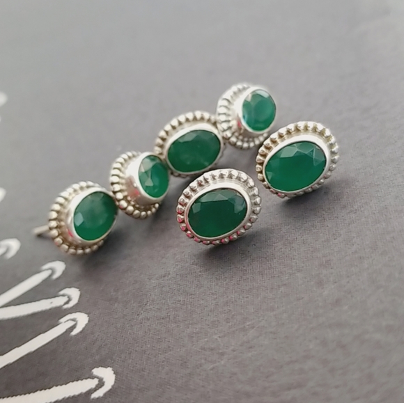 Green agate stud earrings. - Picture 3 of 4